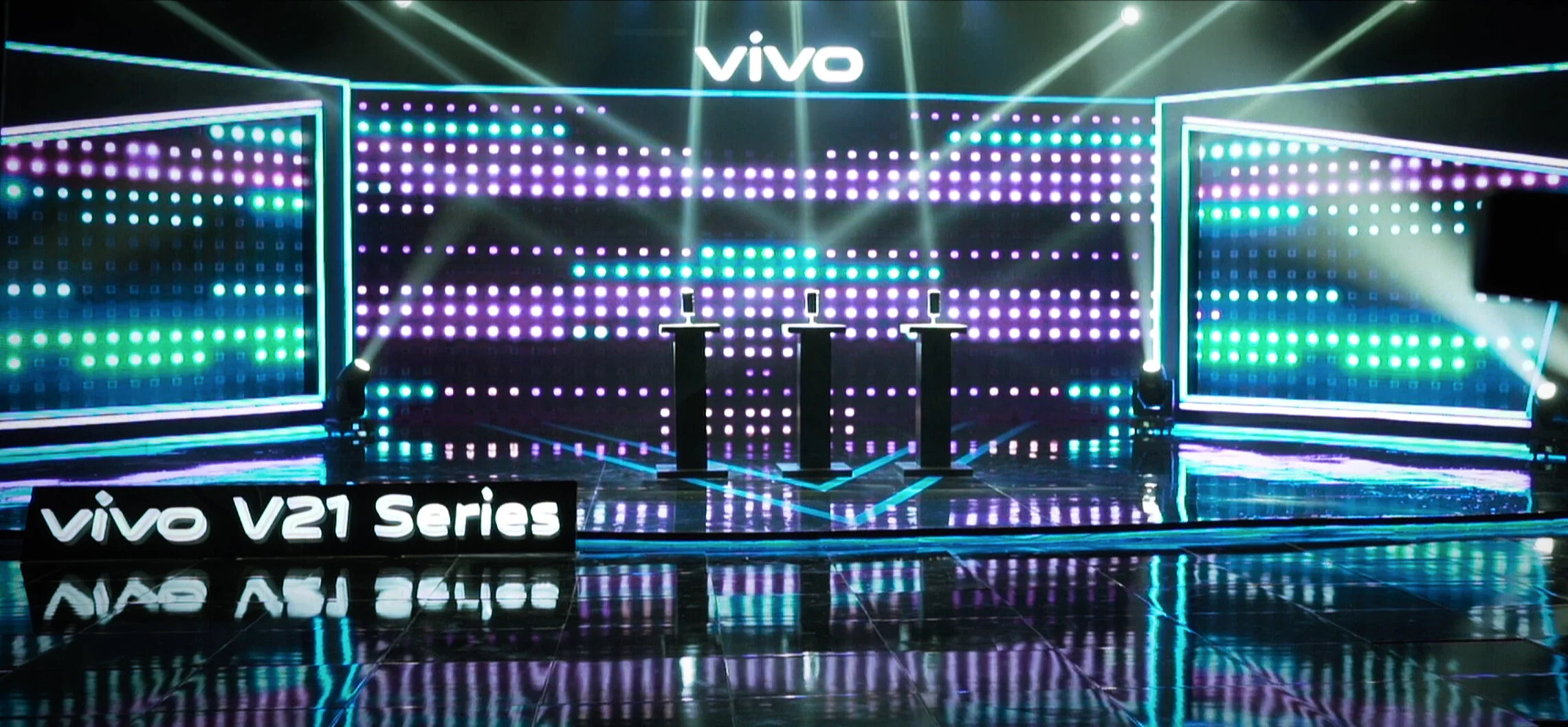 VIVO V21 The Stage