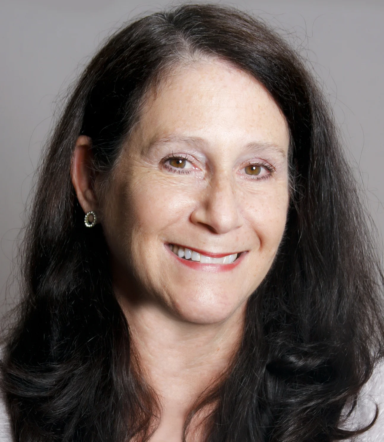 Alison graduated from Hunter School of Social Work in 1988 and has 30 years of clinical experience.