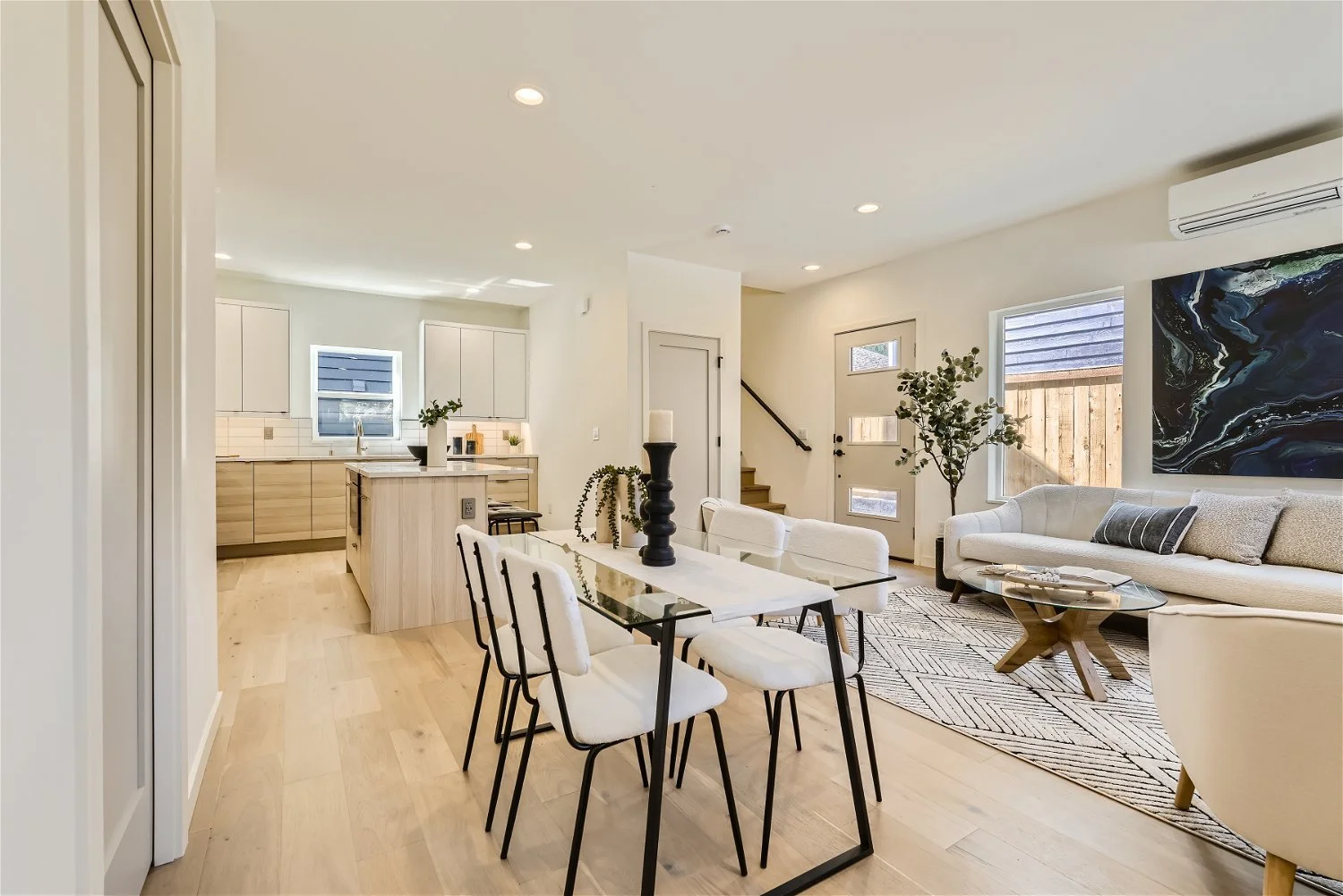 7029B 25th Ave NW - Web Quality - 008 - 11 Dining Room.jpg