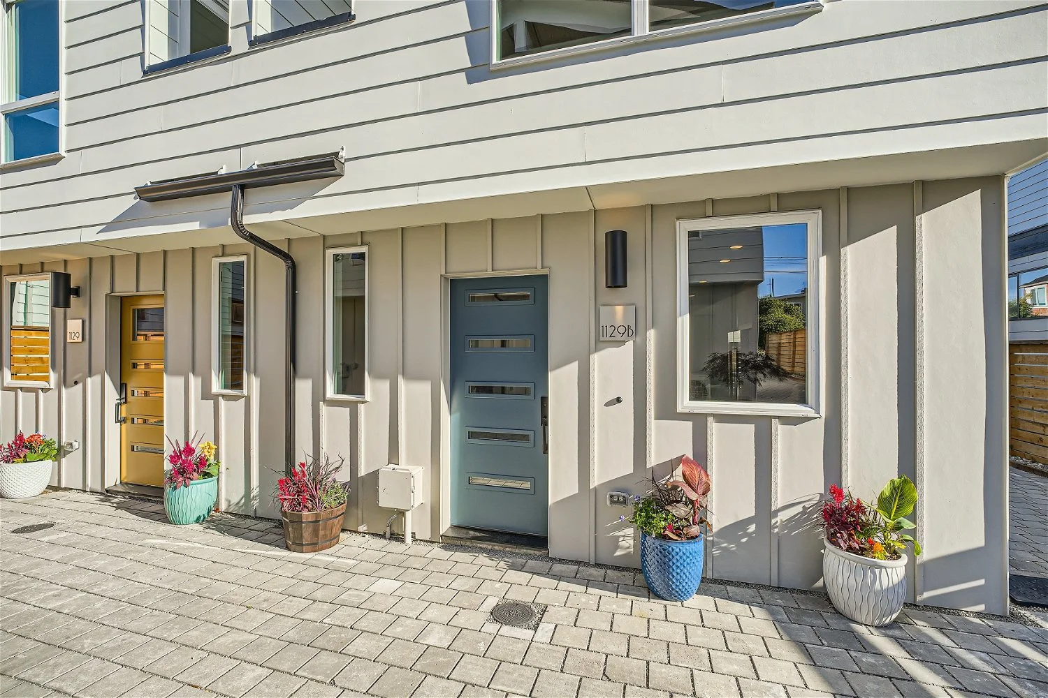 1129B NW 61st St - Web Quality - 004 - 04 Exterior Front Entry.jpg