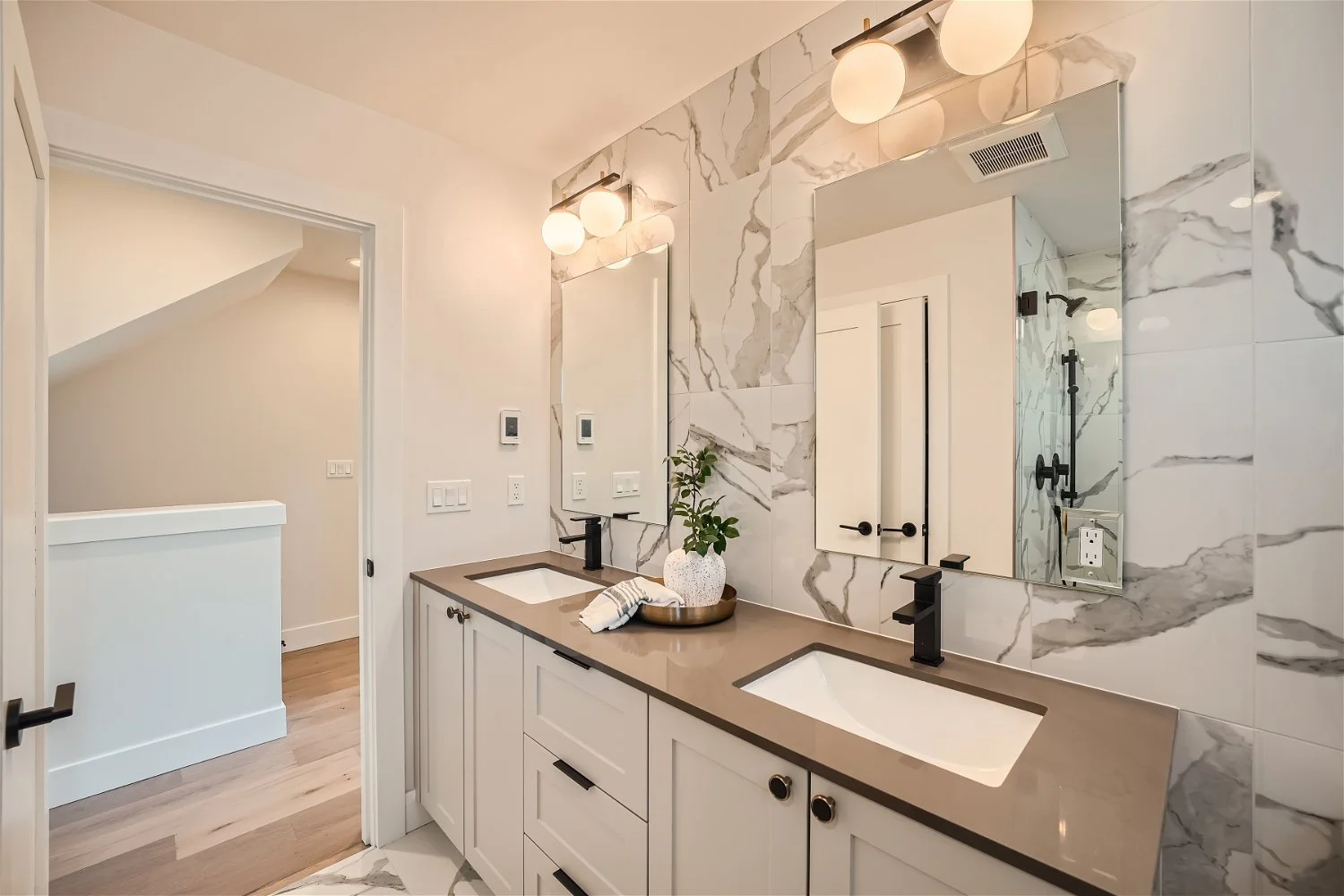 1129B NW 61st St - Web Quality - 019 - 20 2nd Floor Primary Bathroom.jpg
