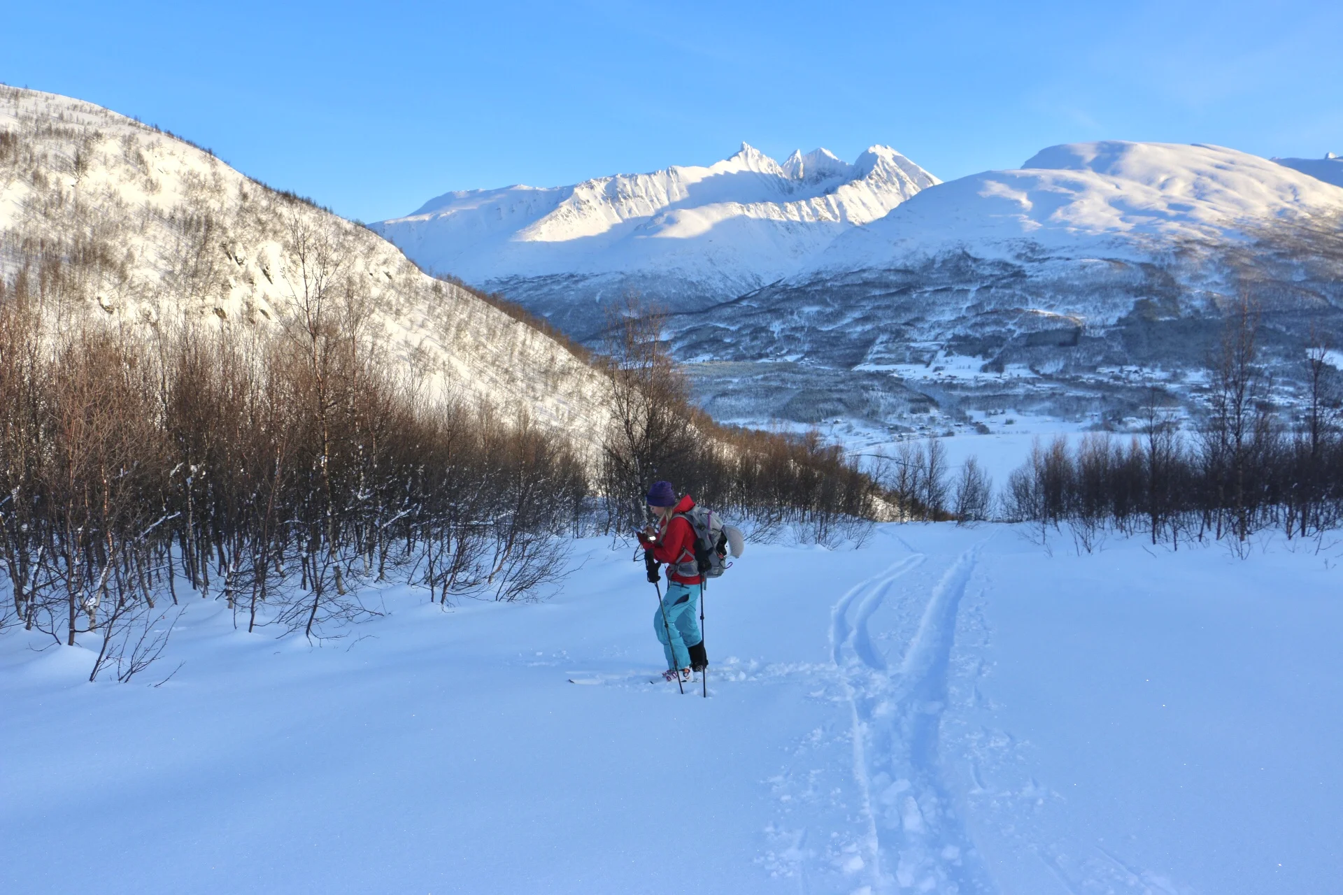 Fra venstre Gabrielfjellet 1213moh Hamperokken 1404moh og Fagerfjellet 871moh i bakgrunnen