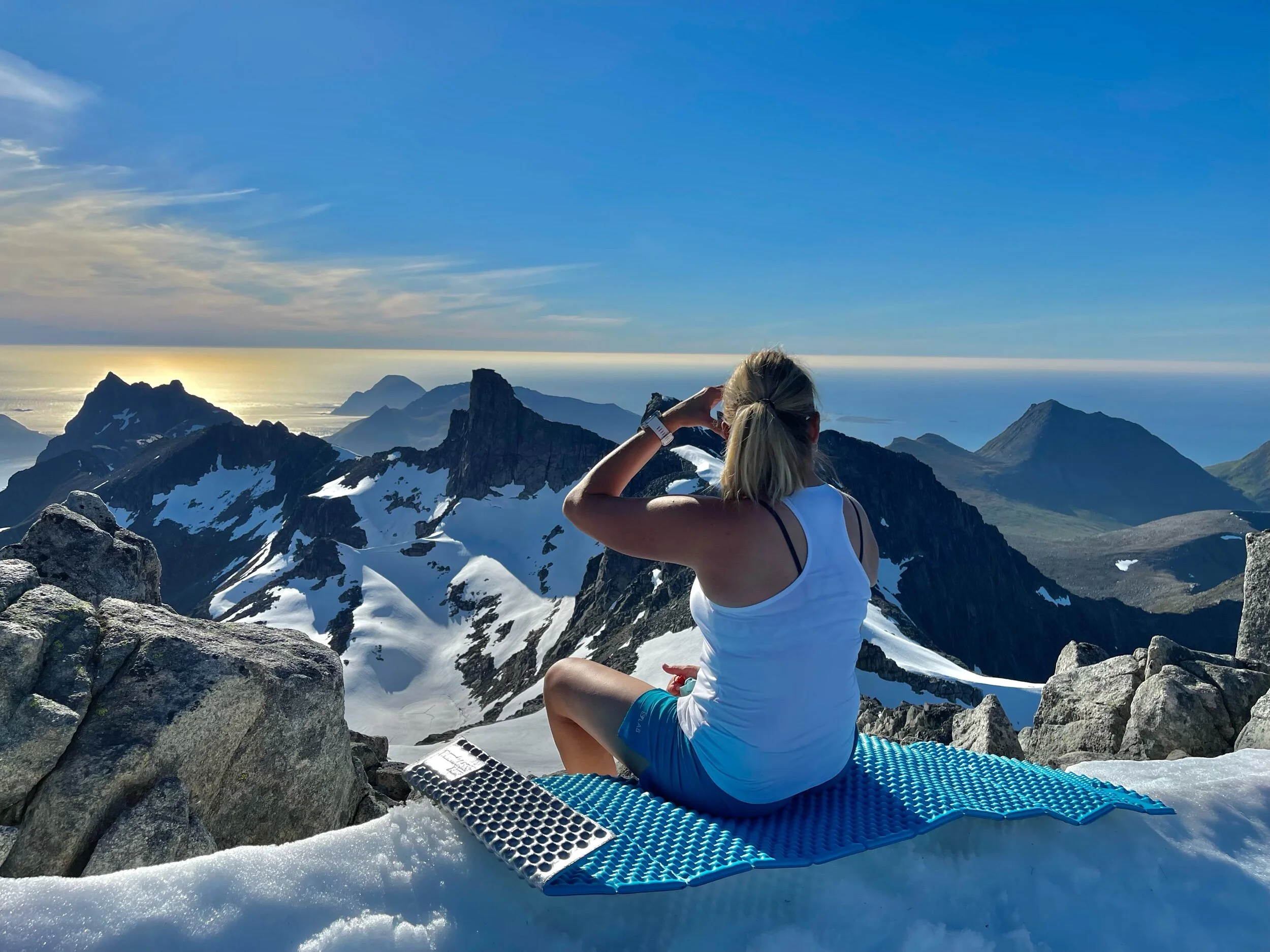 Nord Norsk solseng 😁utsikt mot Skamtinden og Storstolpan