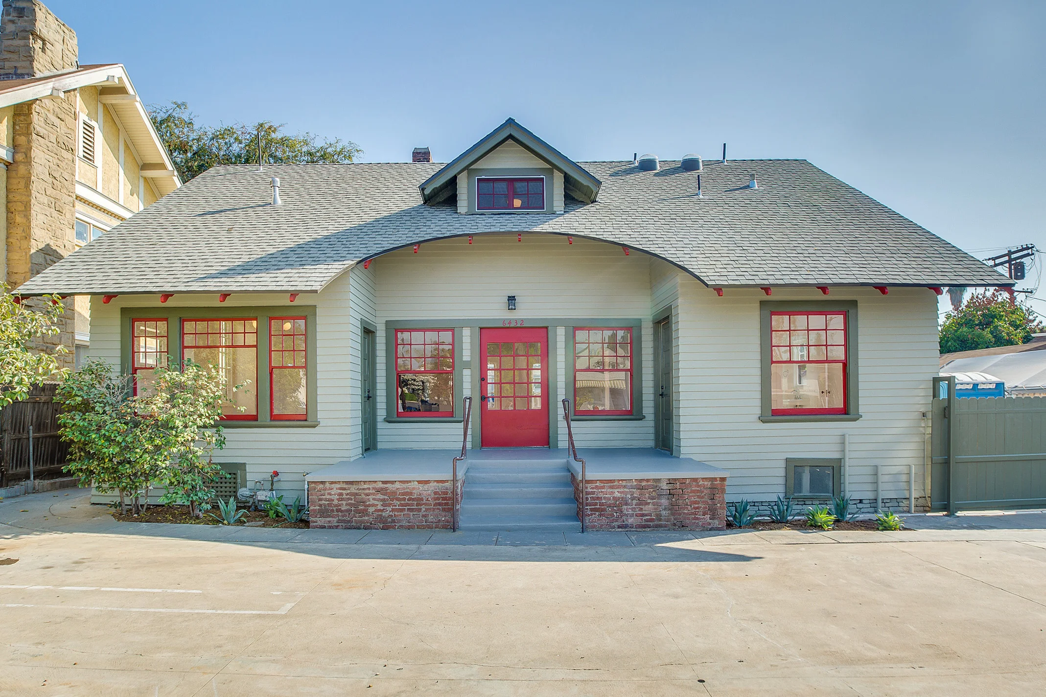 6432 York Blvd40.jpg