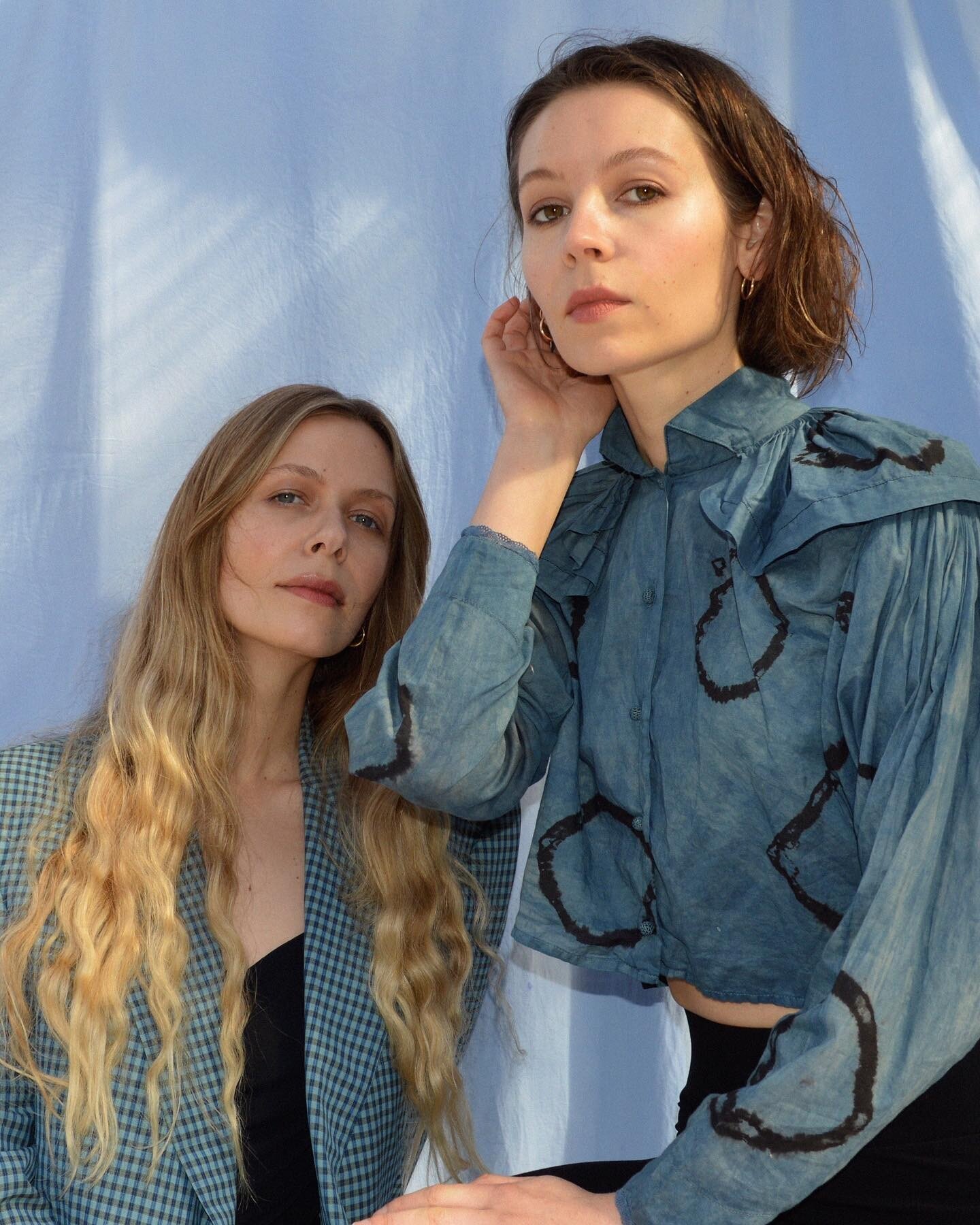 @purplepilgrims 🤍 on repeat 🪐💫
Dream sisters Clementine + Valentine in our Chauncey blouse in hand dyed organic Indigo Shibori. Such magic to discover and connect with likeminded artists through the pieces that we create. More special moments to c
