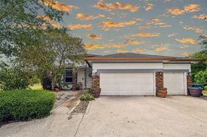 🏡 Top 5 Reasons to Buy in Redland Right Now