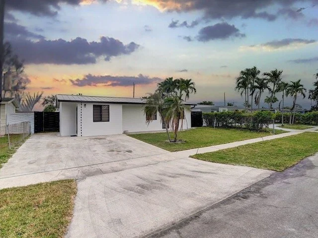 Front exterior view of Hollywood FL rental home at 7881 Hope St