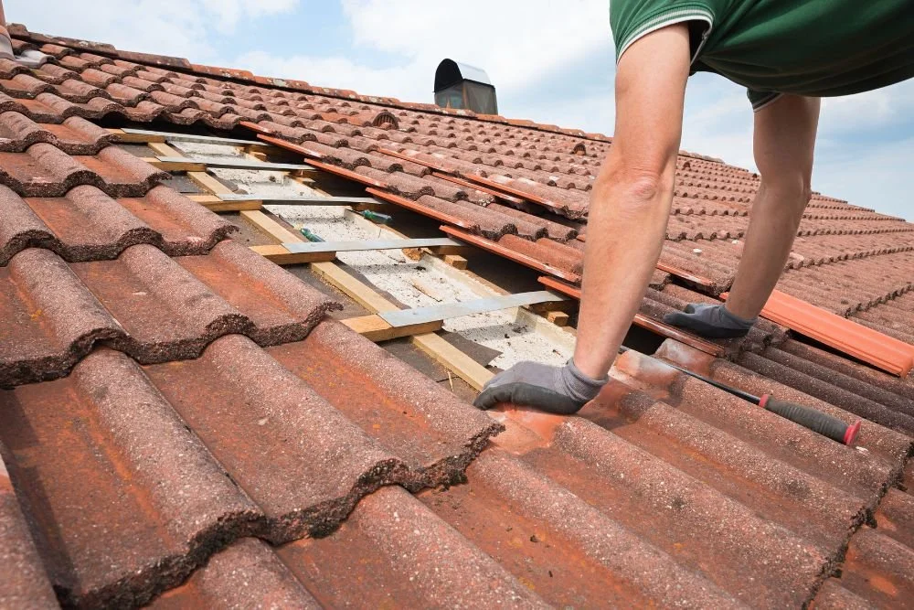 A Guide to Replacing a Home's Roof Before Selling | The Home Owners Listing Team