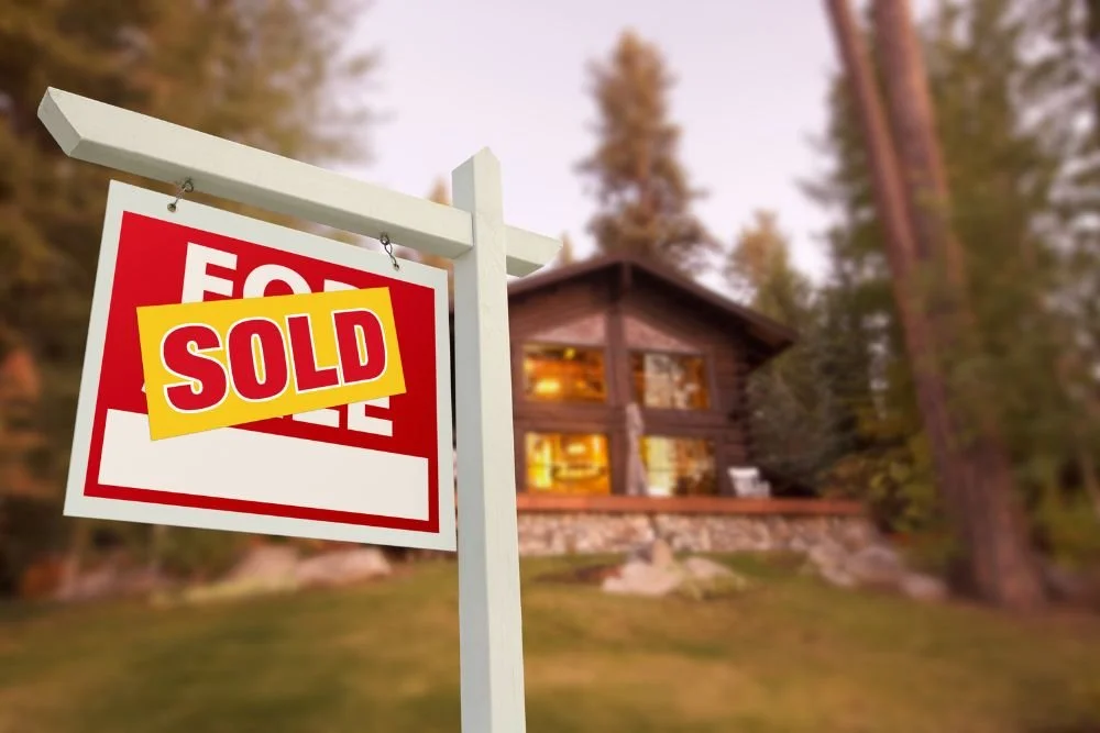 Selling your cabin? Our guide offers four expert tips on pricing, staging, and preparing your property to attract the right buyers and get the best offer.