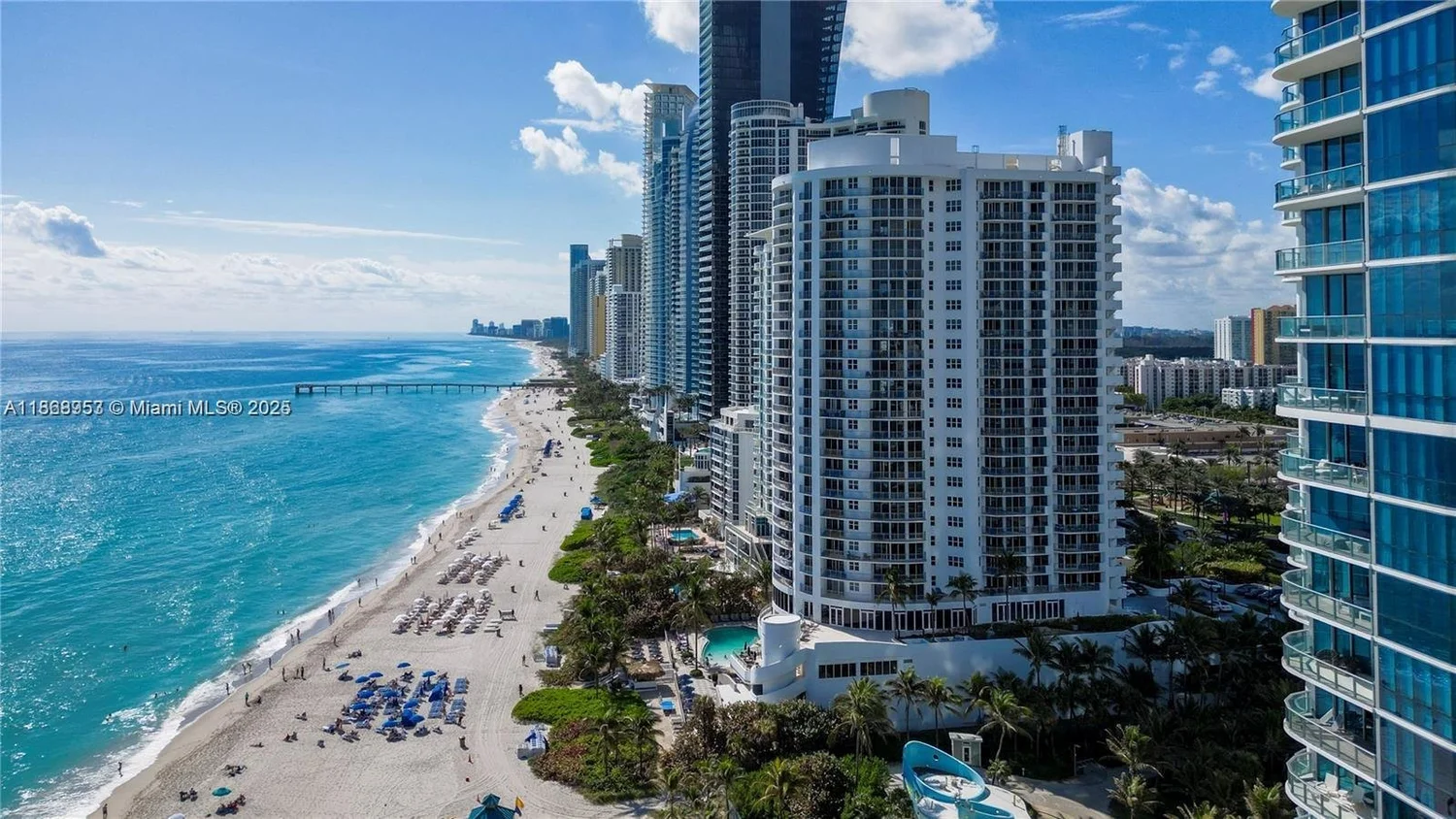 Aurora 805 Awaits – Private Entry & 10’ Ceilings in Sunny Isles Beach