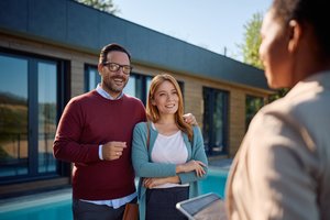 Why Working With a Newport Hills Specialist Matters in Washington Real Estate