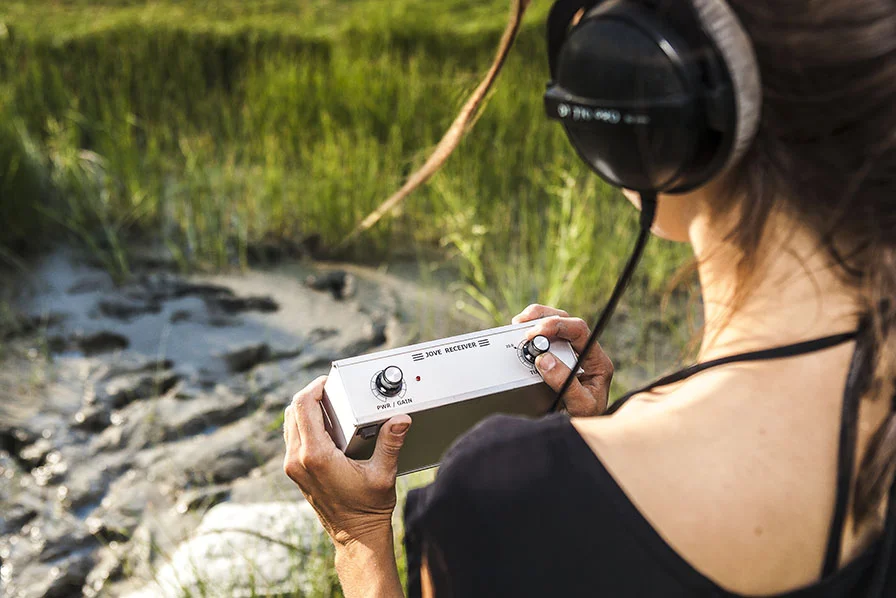 Sandra Volny, Radio Jove, (sound installation) , 2015. Courtesy the artist. Photo : Jean-Sebastien Veilleux.
