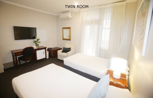 Twin+Room+3.jpg
