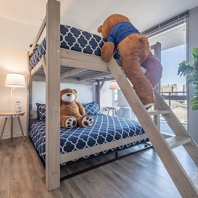 These #Chicago bears take a well needed rest on our #loftbed in #wrigleyville