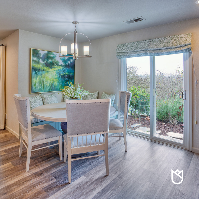 DINING-ROOM-INTERIOR-DESIGN-BANQUETTE-KATHLEEN-JENNISON-INTERIOR-DESIGN-LOCKFORD-CA-3-ways-white-paint-will-easily-beautify-your-home.png