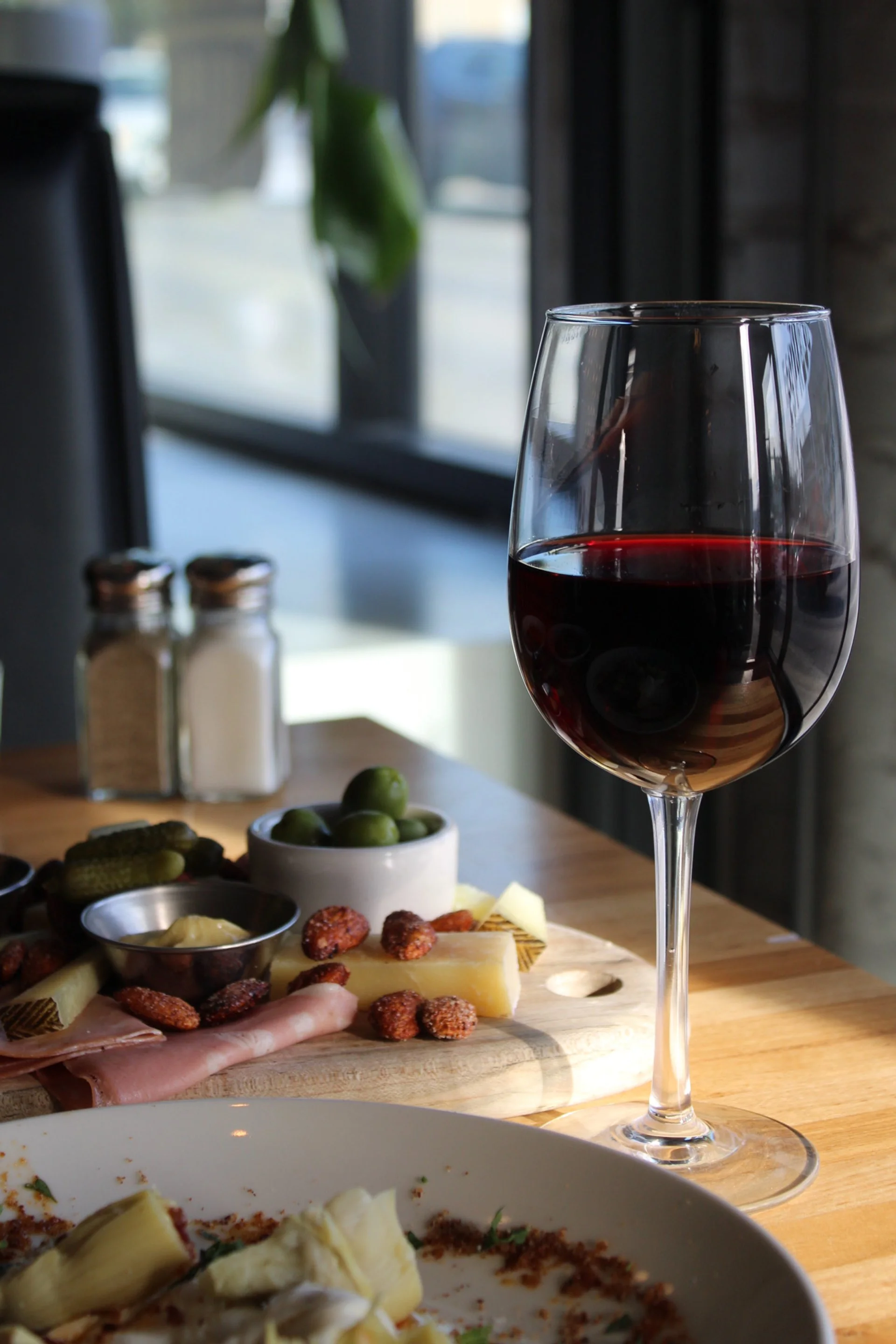 Lola's July Wine Tasting