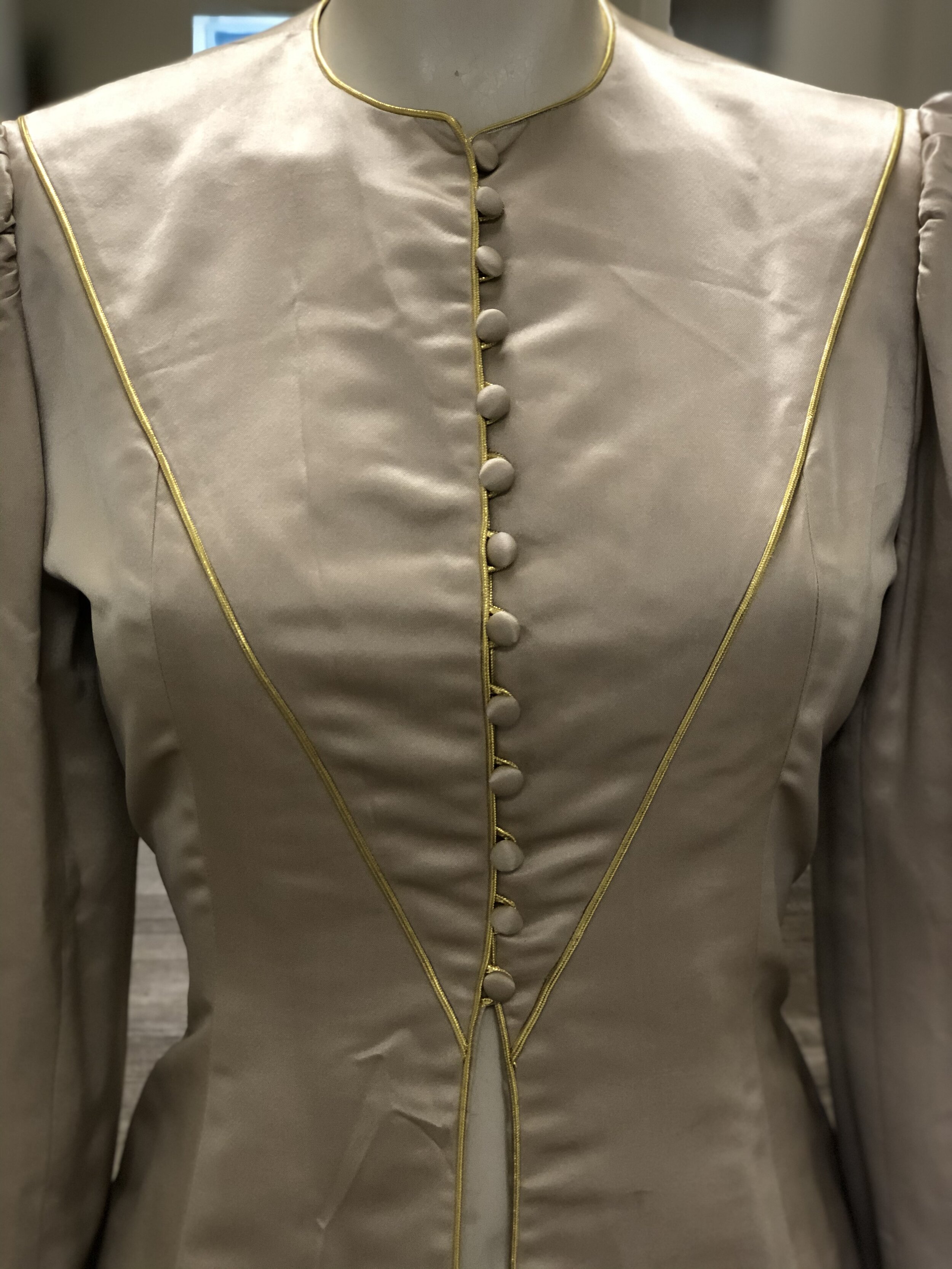 Albert Nipon Collectibles