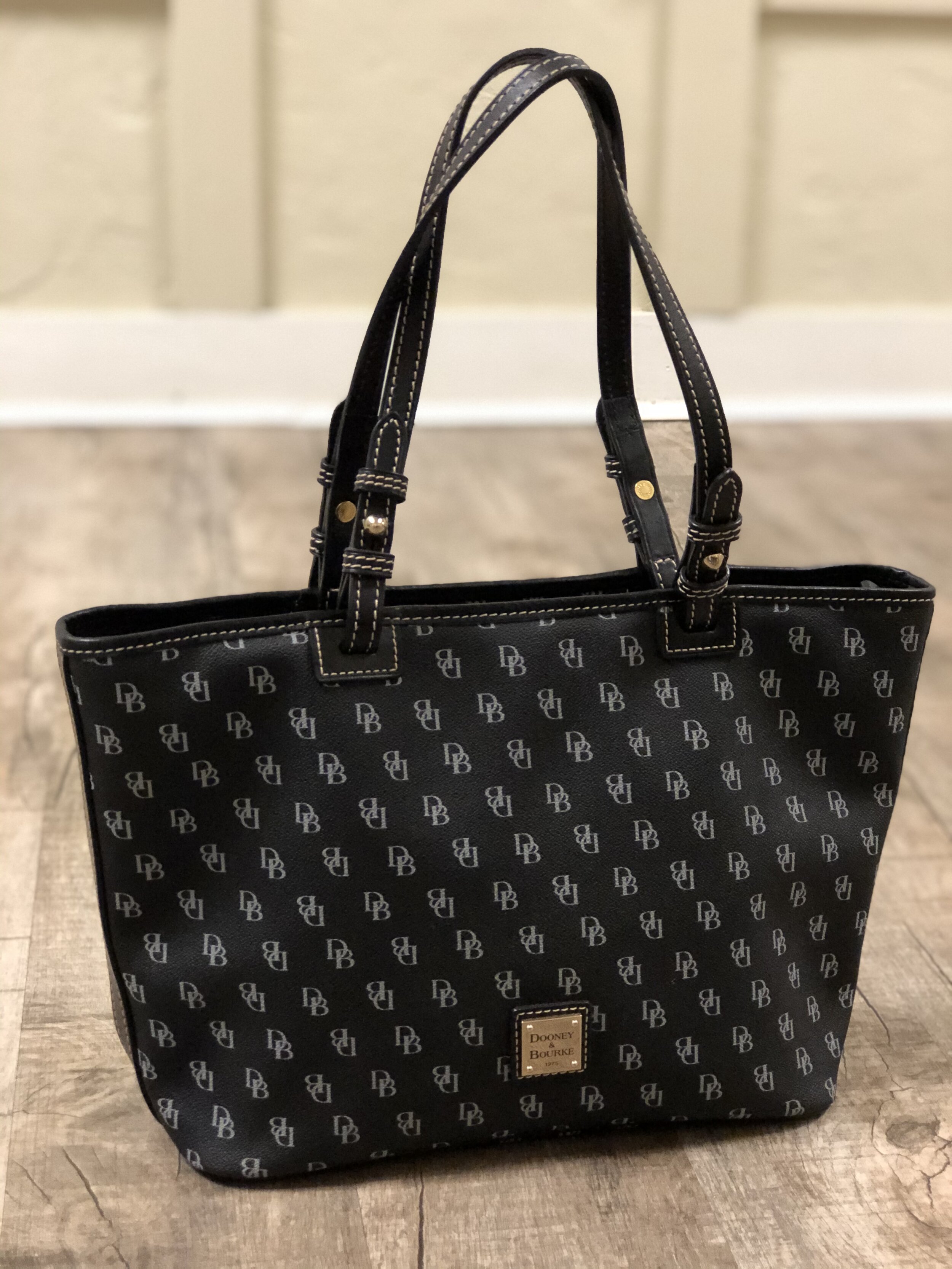 DOONEY &amp; BOURKE