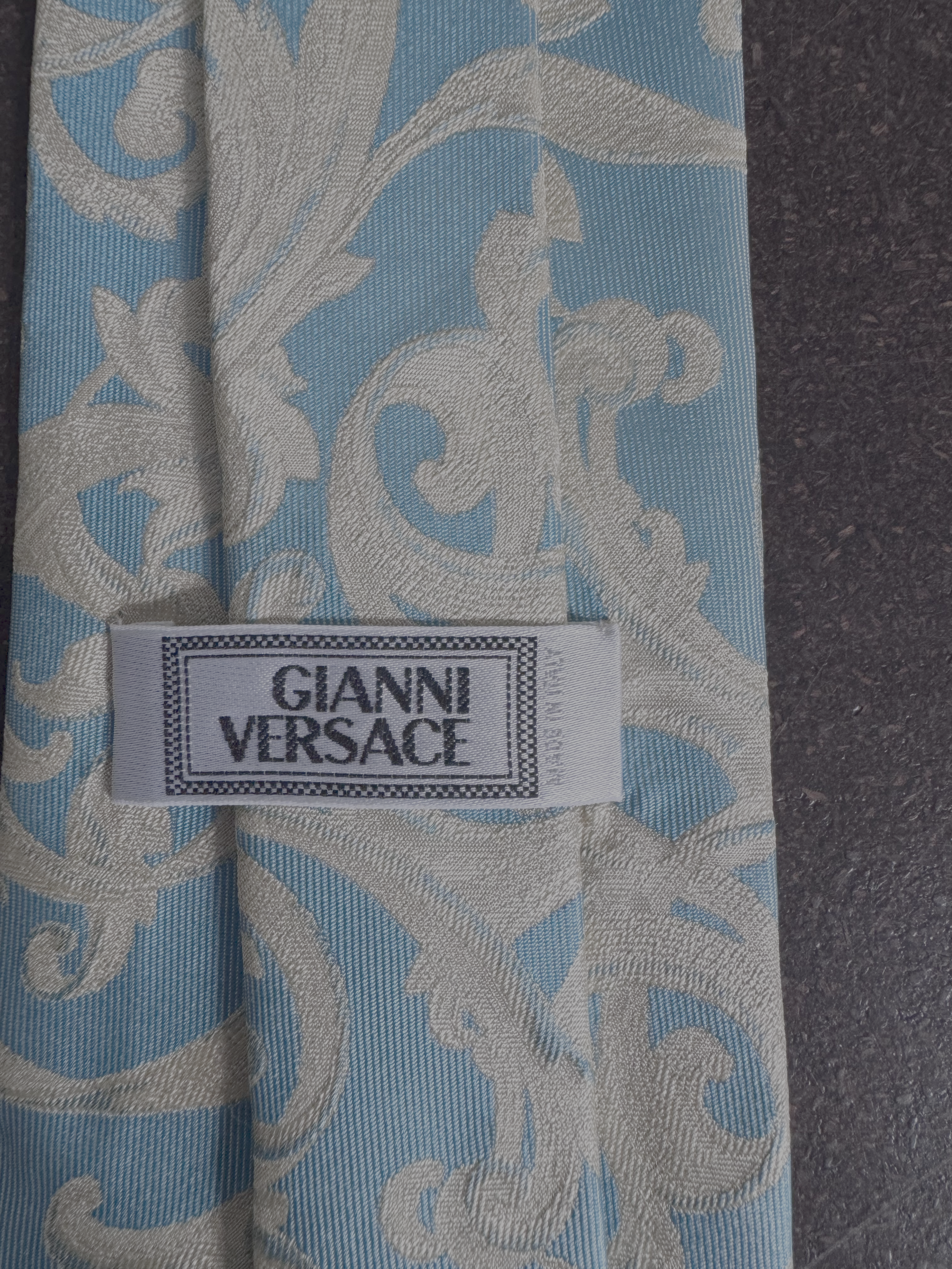 versace2.png