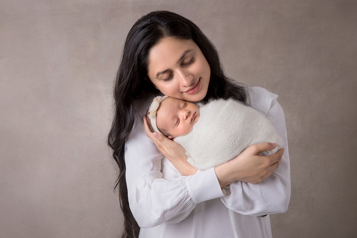 3 white 3327_Priyanka_family_136.jpg