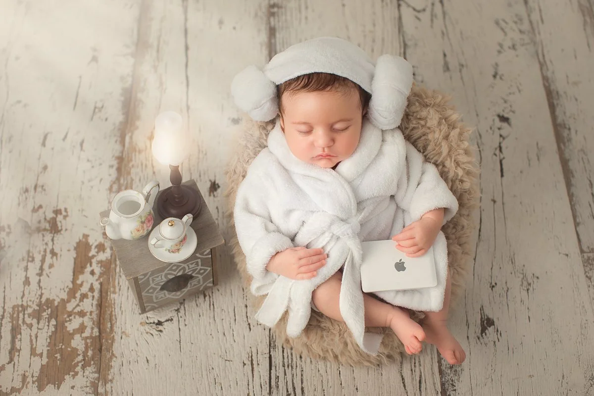 3 white -5461_Laila_family_40.jpg