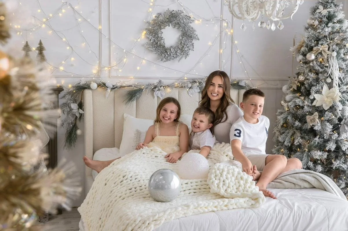Christmas Photoshoot Ideas for Small Families