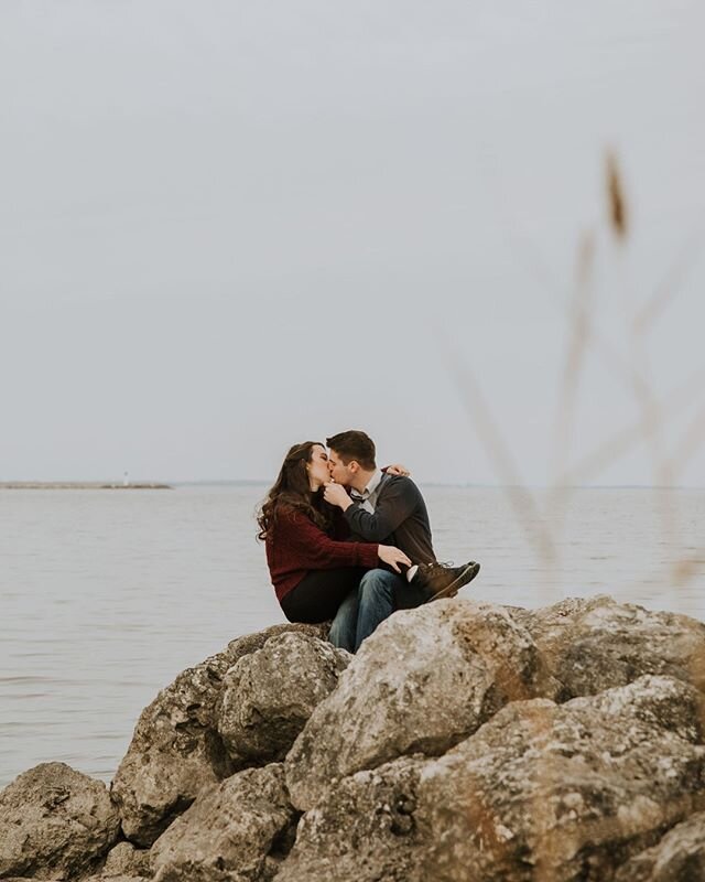 Another amazing, local photography location! Maumee Bay is the perfect place for sandy, shoreline vibes✨
.
Taking engagement photos this year? Keep your eyes peeled for our Northwest, Ohio Engagement Session Guide coming soon!
.
.
.
#maumeebay #toled