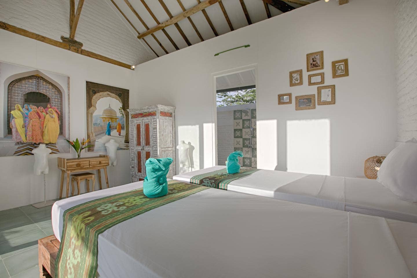 VIllabedroom4.jpg