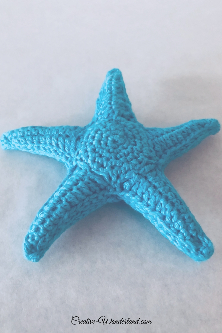 Learn how to crochet a Starfish. It’s a quite plain and straight-forward starfish that you can embellish as much as you like.