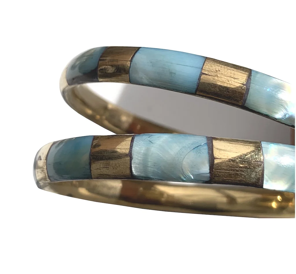 deux-bracelets-jonc-nacre-bleu-zoom