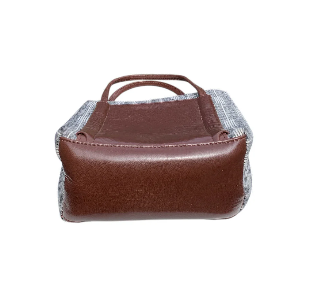 mini-sac-a-main-artisanat-traditionnel-ikat-cuir-dessous