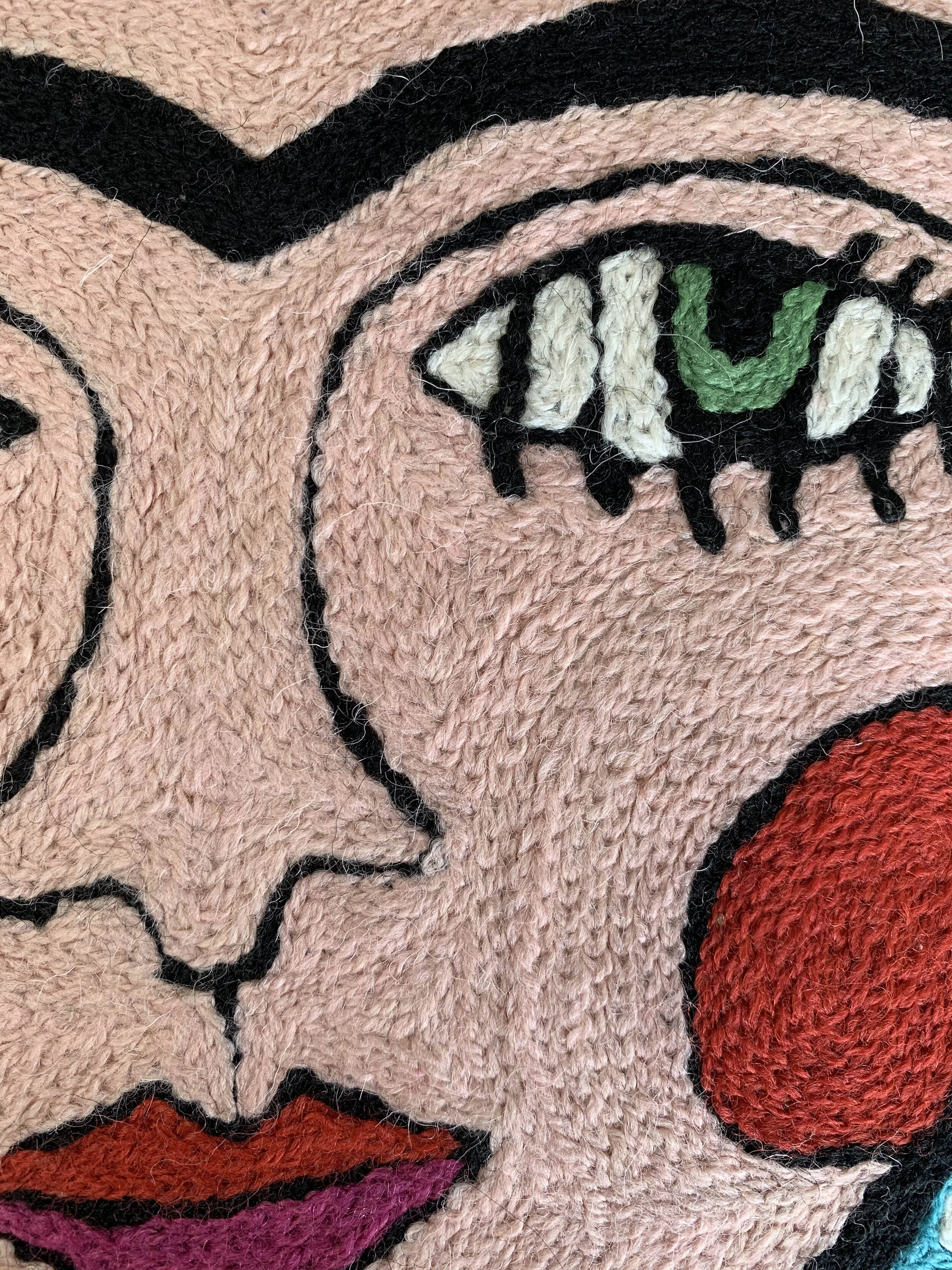 coussin-frida-broderie-point-chainette-cachemire-zoom