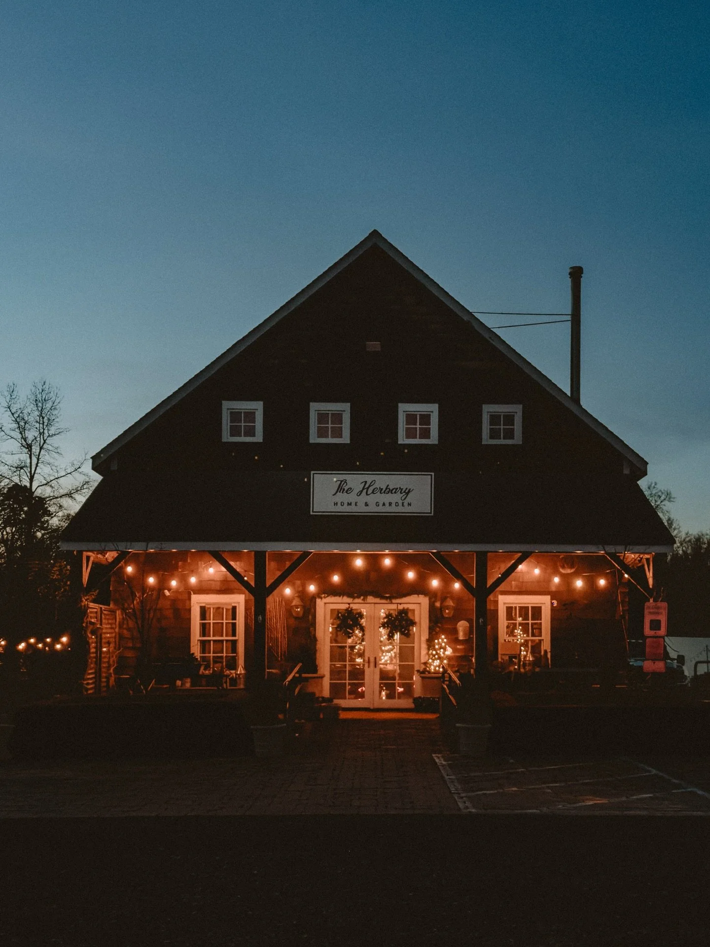 Come and see the magic of The Herbary at night! Ladies night is tonight from 5:30 -8:30, so grab your last minute tickets now! There will be fire pits, refreshments, live holiday music, and more! Link to purchase is in our bio and on our site ✨