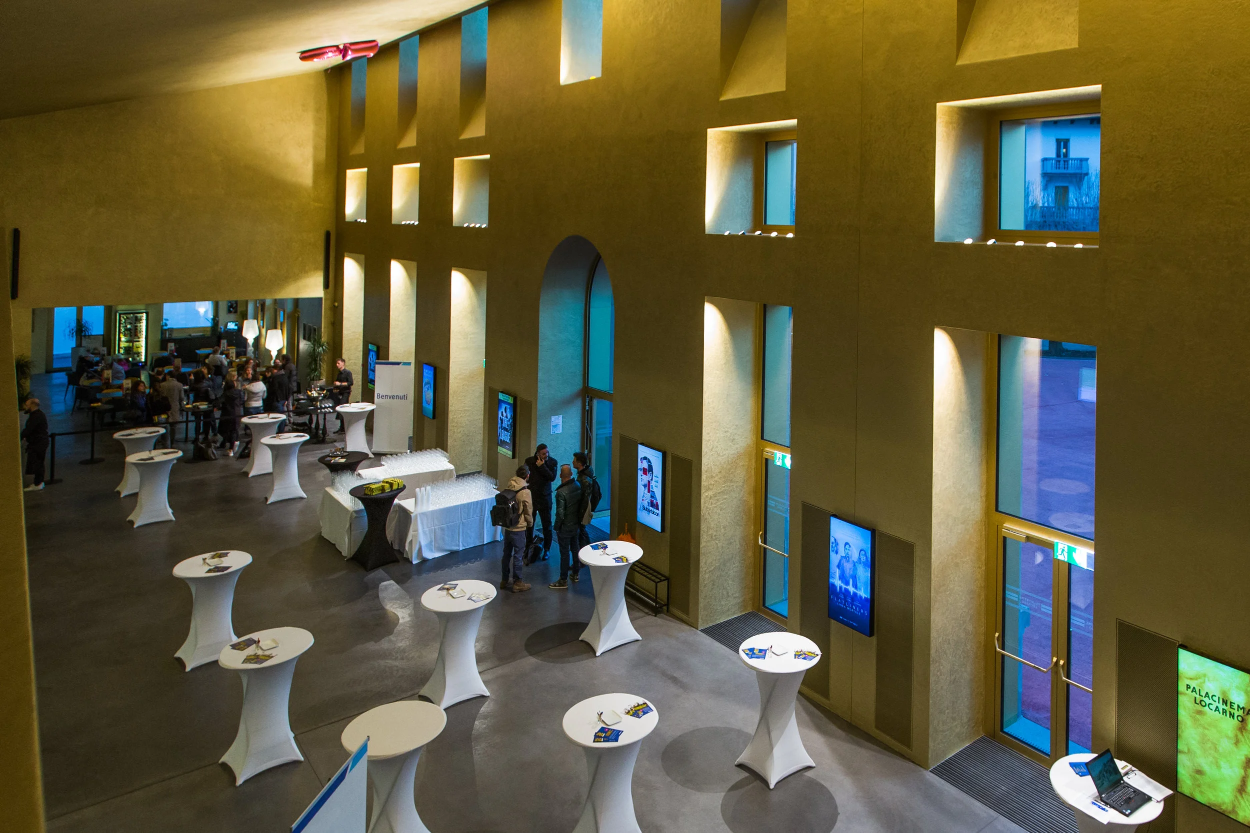 foyer-02.jpg