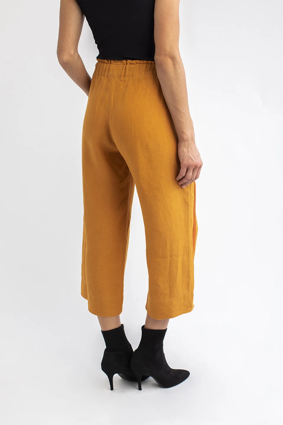 Crop Trouser - Irish linen - Cleo Prickett Signature - Made in Ireland 3- .jpg
