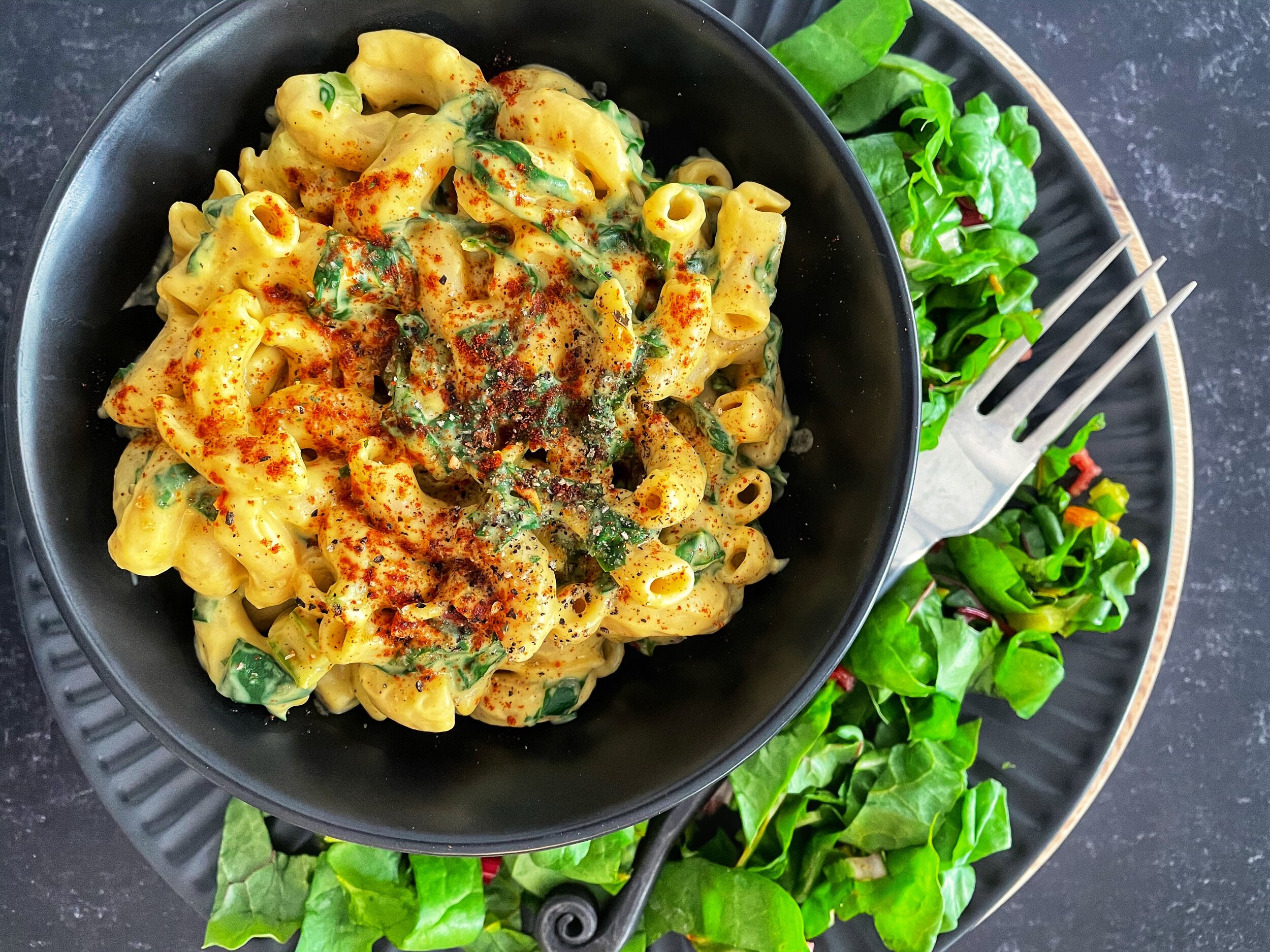 'Cheezy' Mac And Greens