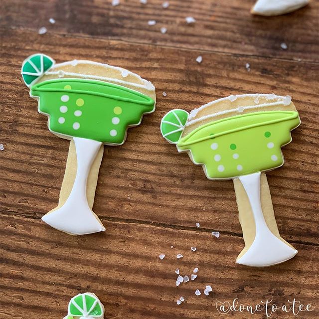 CHEERS SATURDAY 🍹🍹🍹🍹🍹🍹🍹🍹🍹🍹🍹🍹🍹
.
.
#margarita 
#margaritacookies #bakersofinstagram #baker #pacificbeach #vivalamexico  #cheers  #colorful #pastel  #feedfeed #sandiego #baking #huffposttaste #sandiegocookies #cincodemayo #bubbles  #fiesta