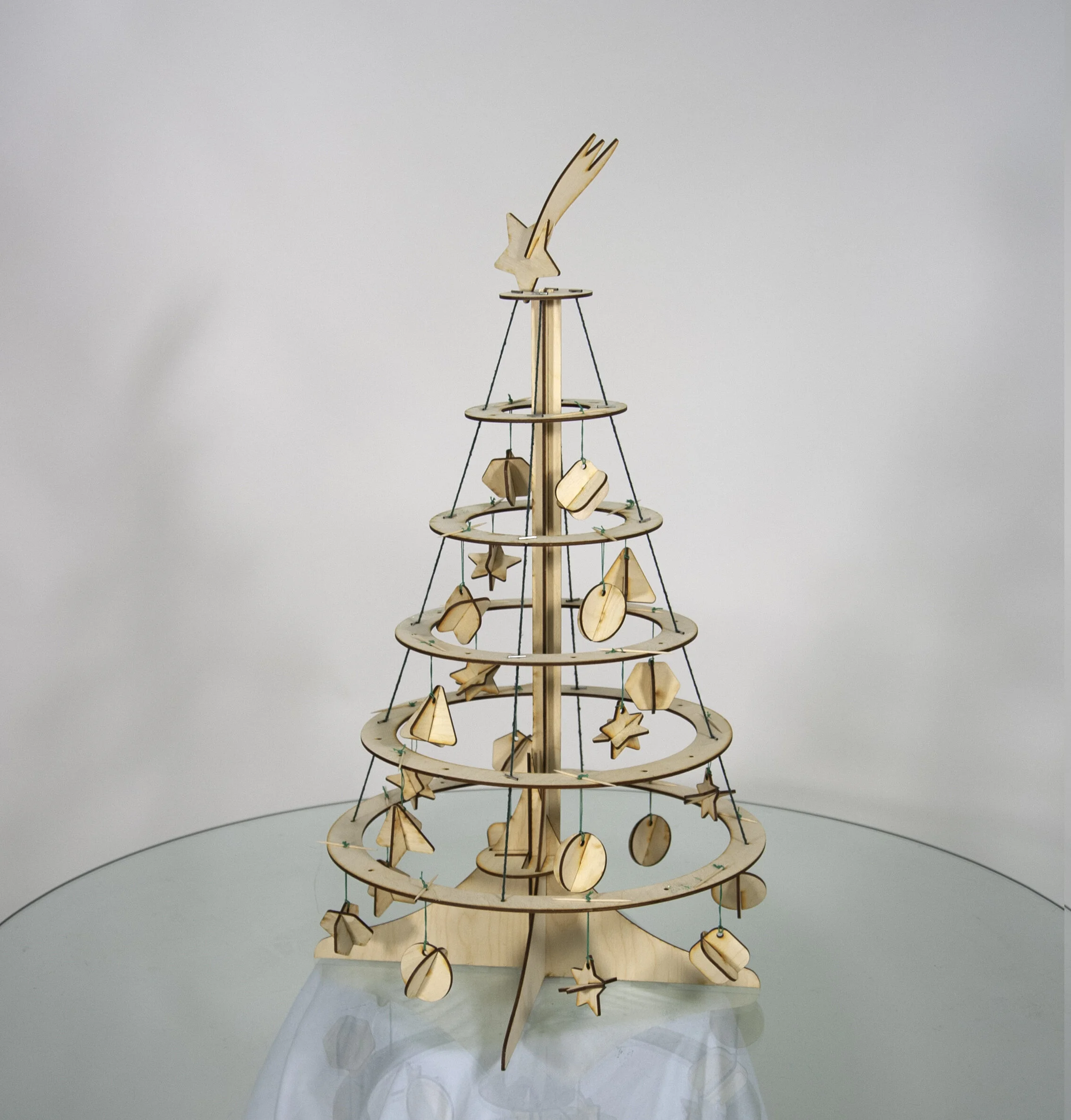 The miniTREE comes with 24 decorations