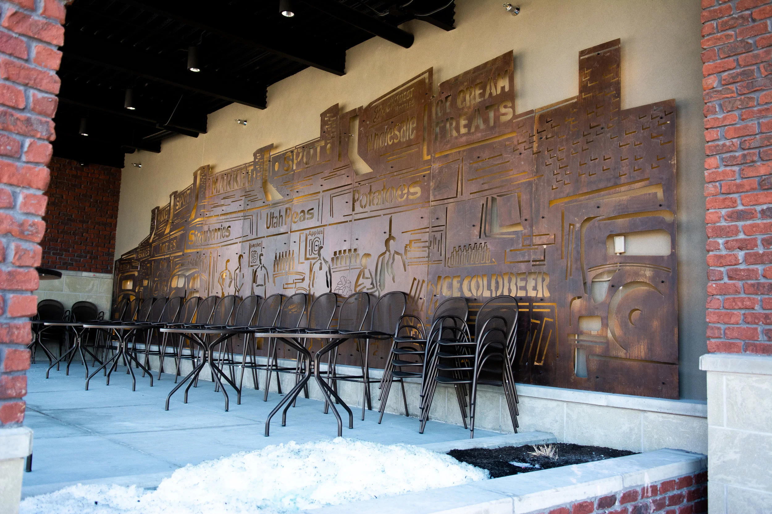 Fabrication and Design of Historical Wall Mural