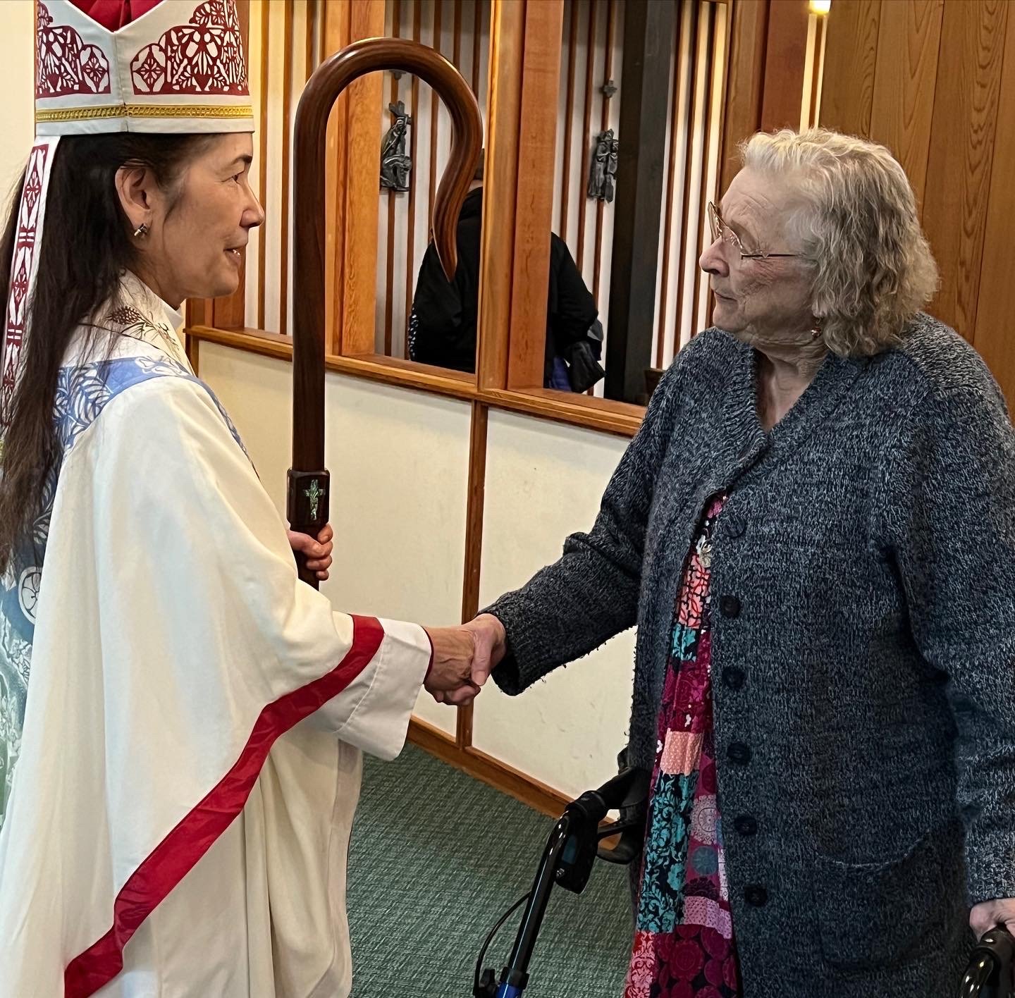 Diana D. Akiyama ordenada e consagrada 11º bispo da Diocese de