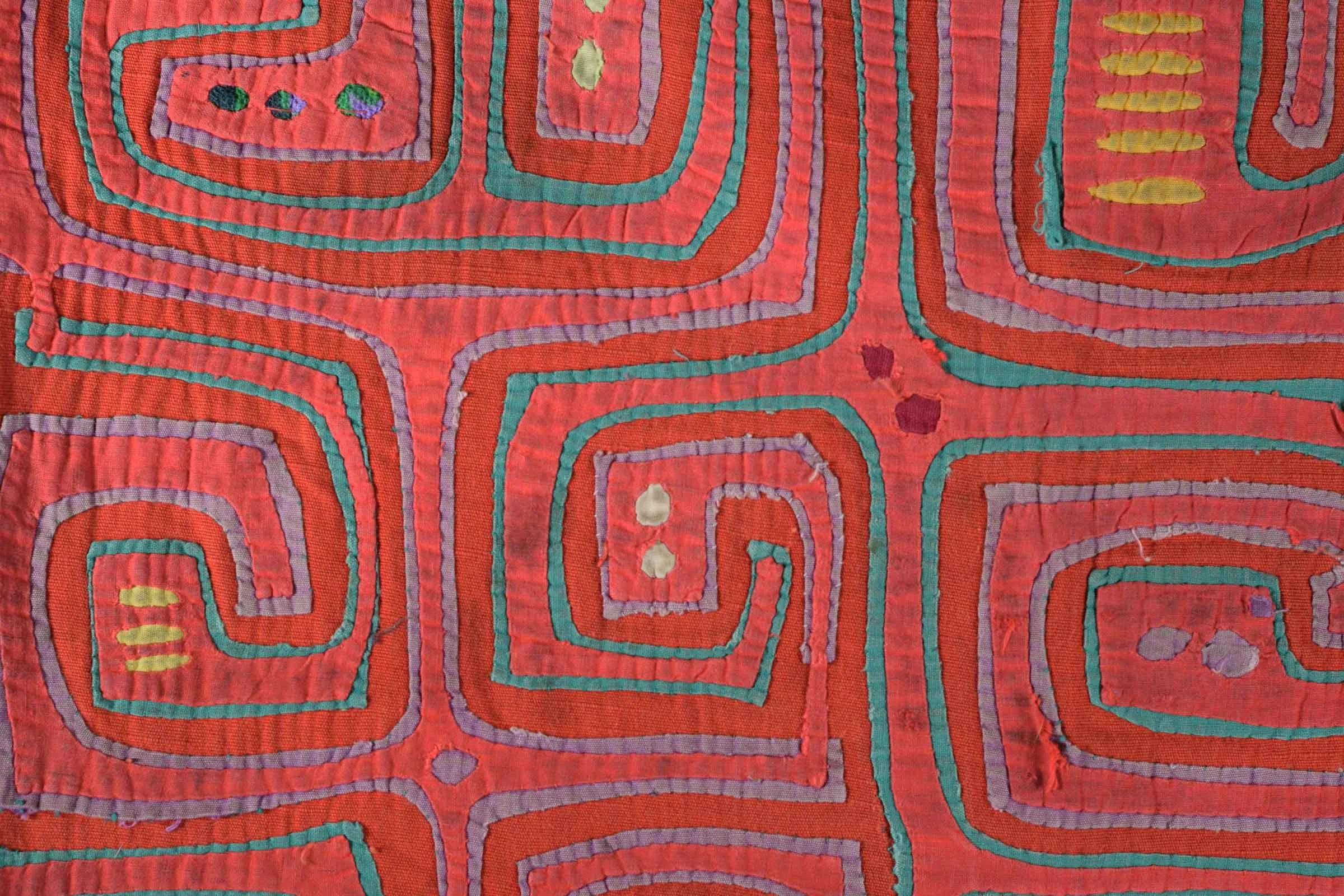square spirals mola, view 4