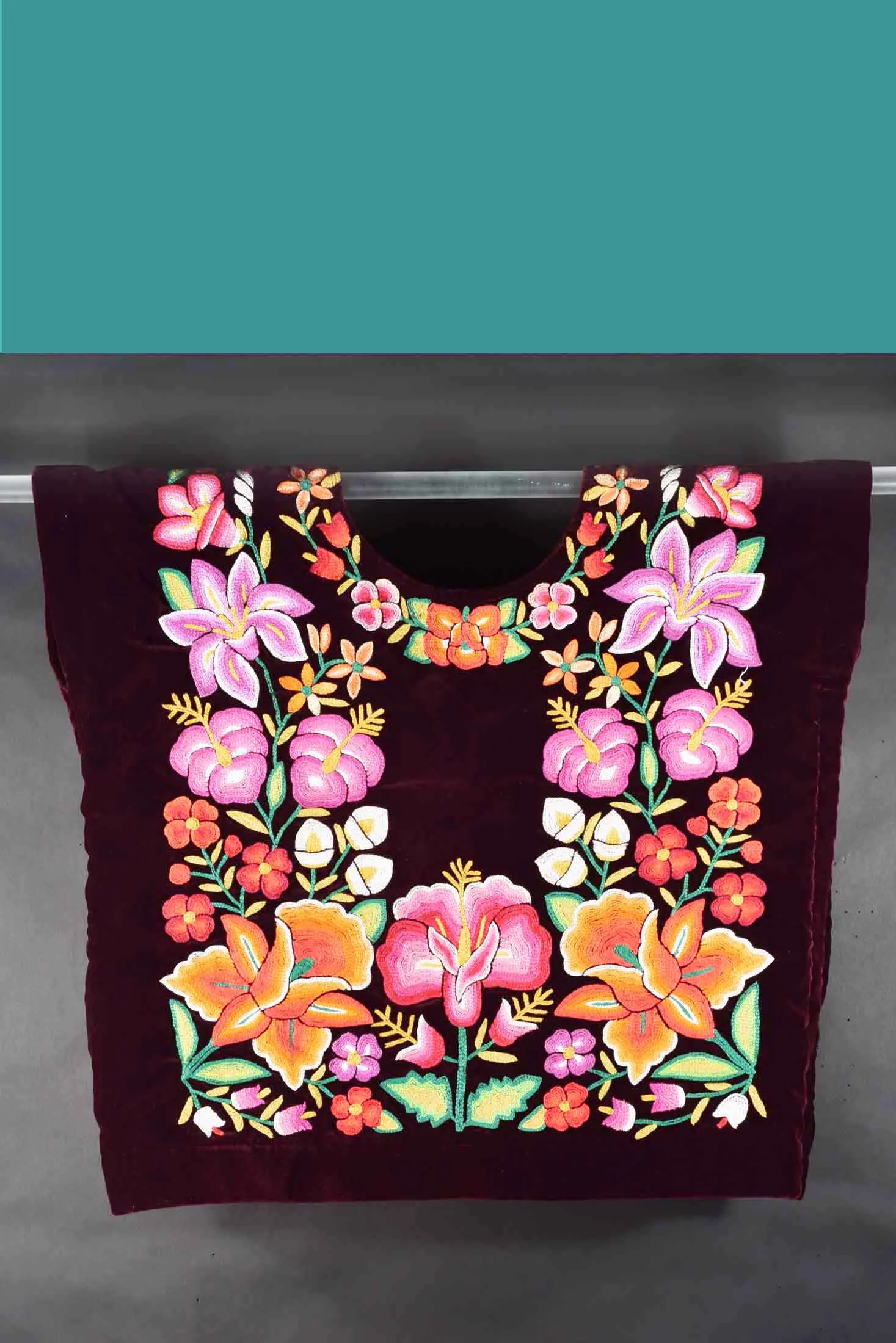 Tehuantepec embroidered huipile 1, view 7