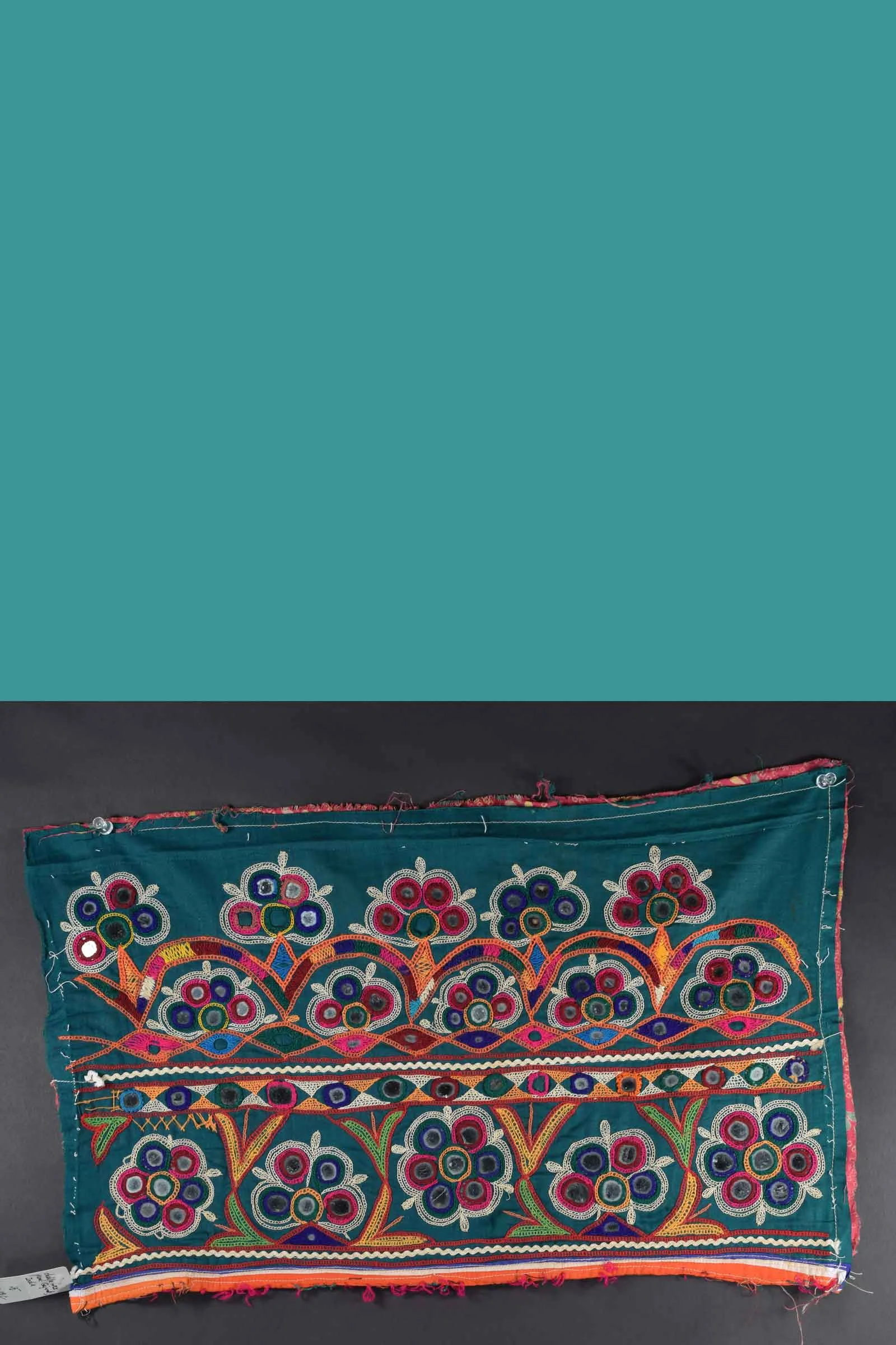 09-MHI-08w  Vintage Banjara chakla from Gujurat