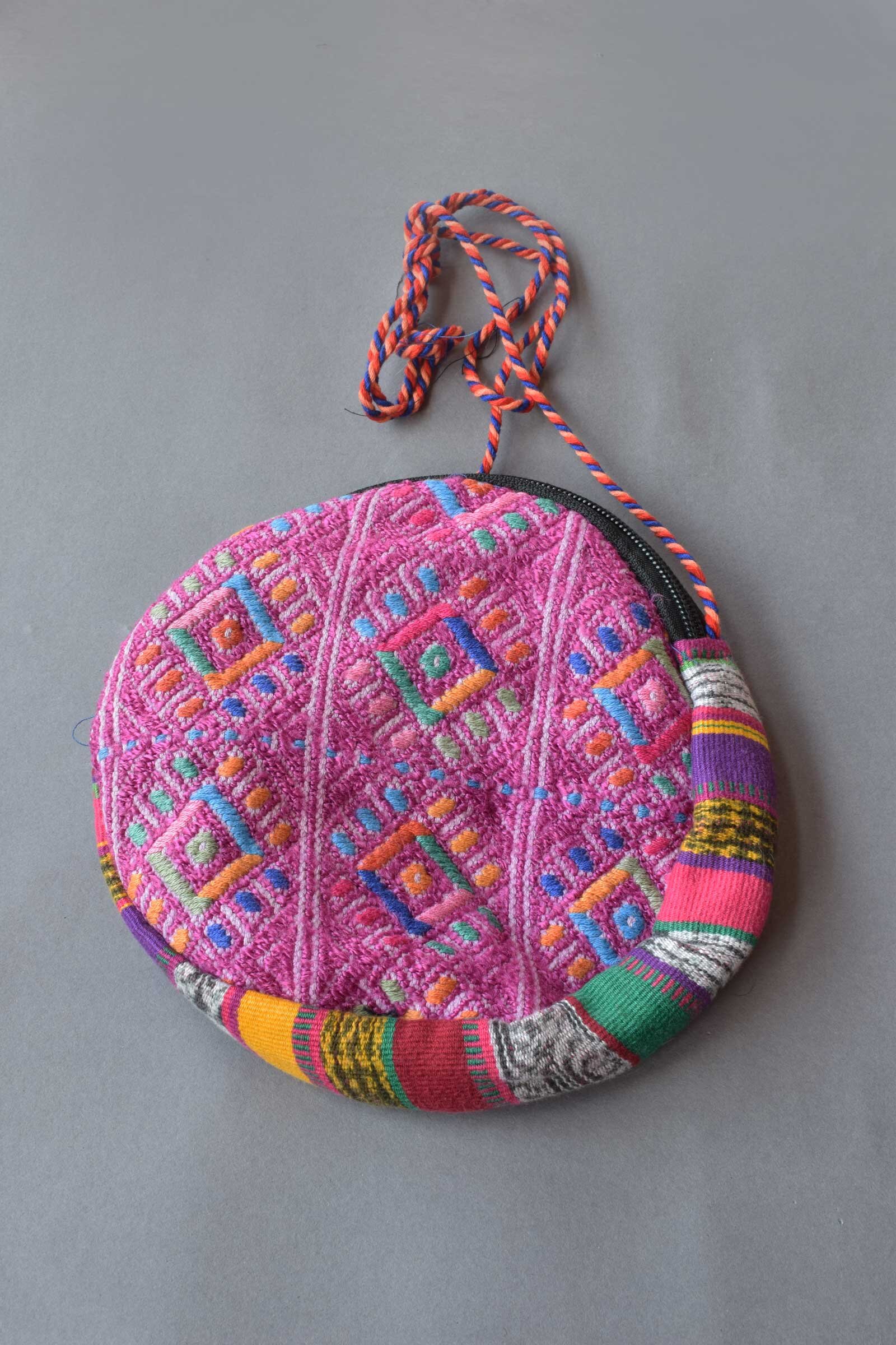 round-purse-2-backweb.jpg