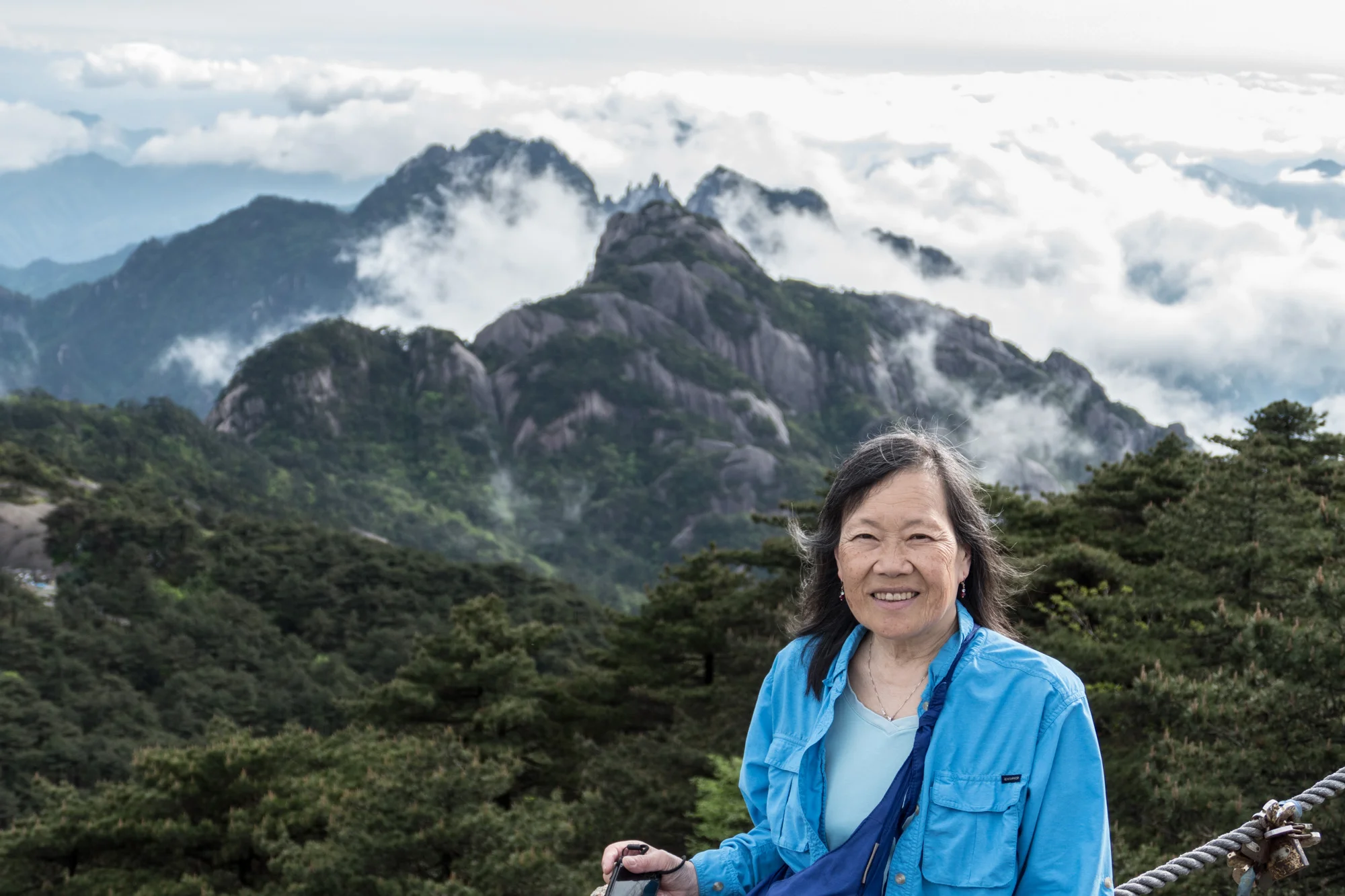 Waiting for the sea of clouds