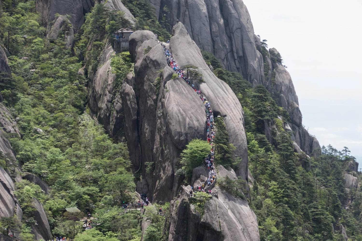 Saturday queue to climb the mountain