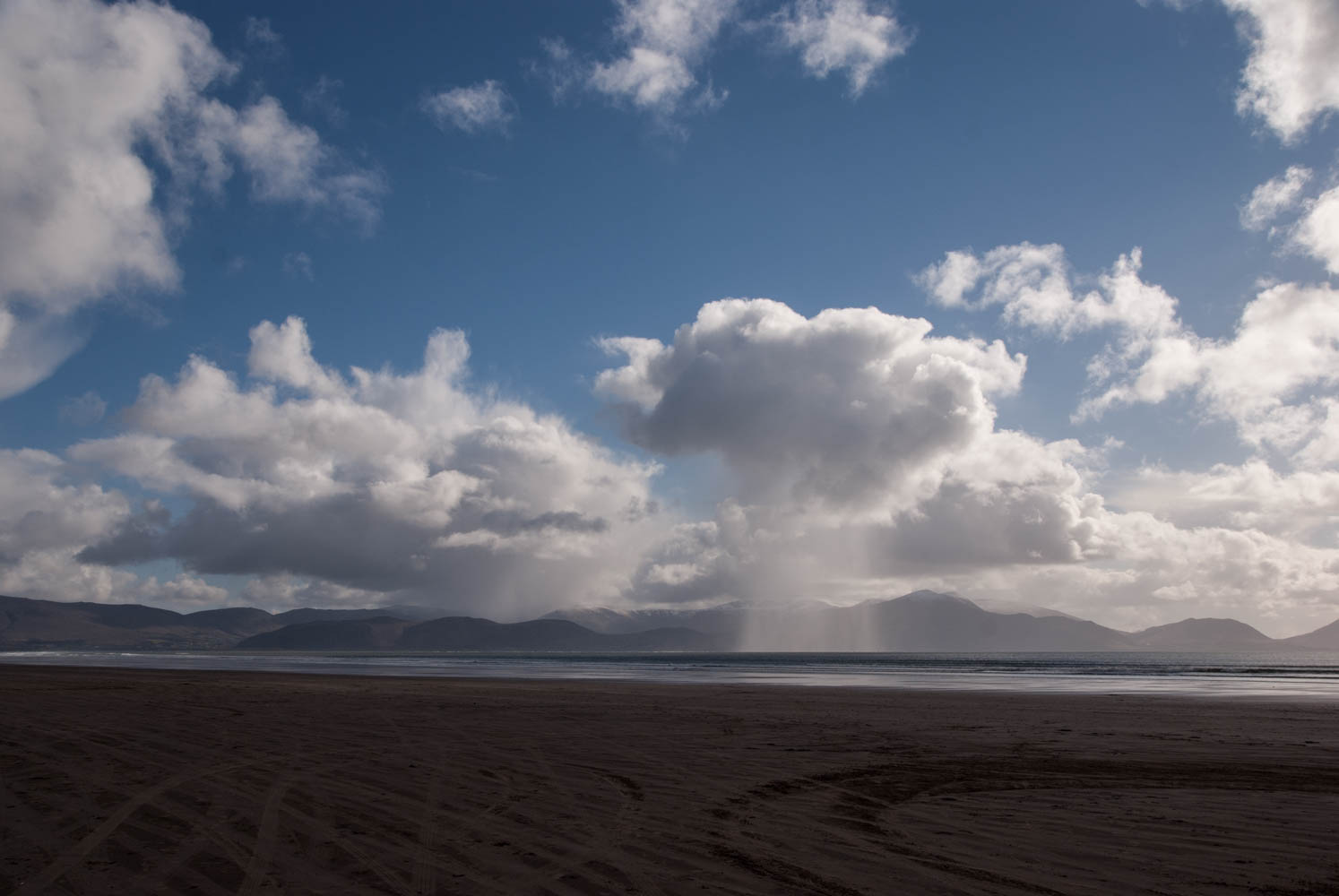 Scattered showers are in the forecast, on the drive to Dingle Peninsula