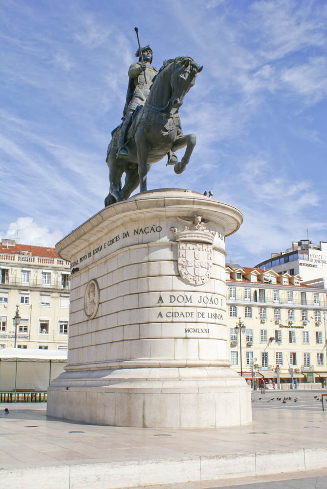 In the Praca de Figueira