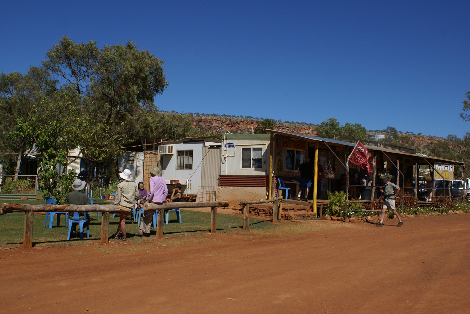 Lunch at the Imintji settlement