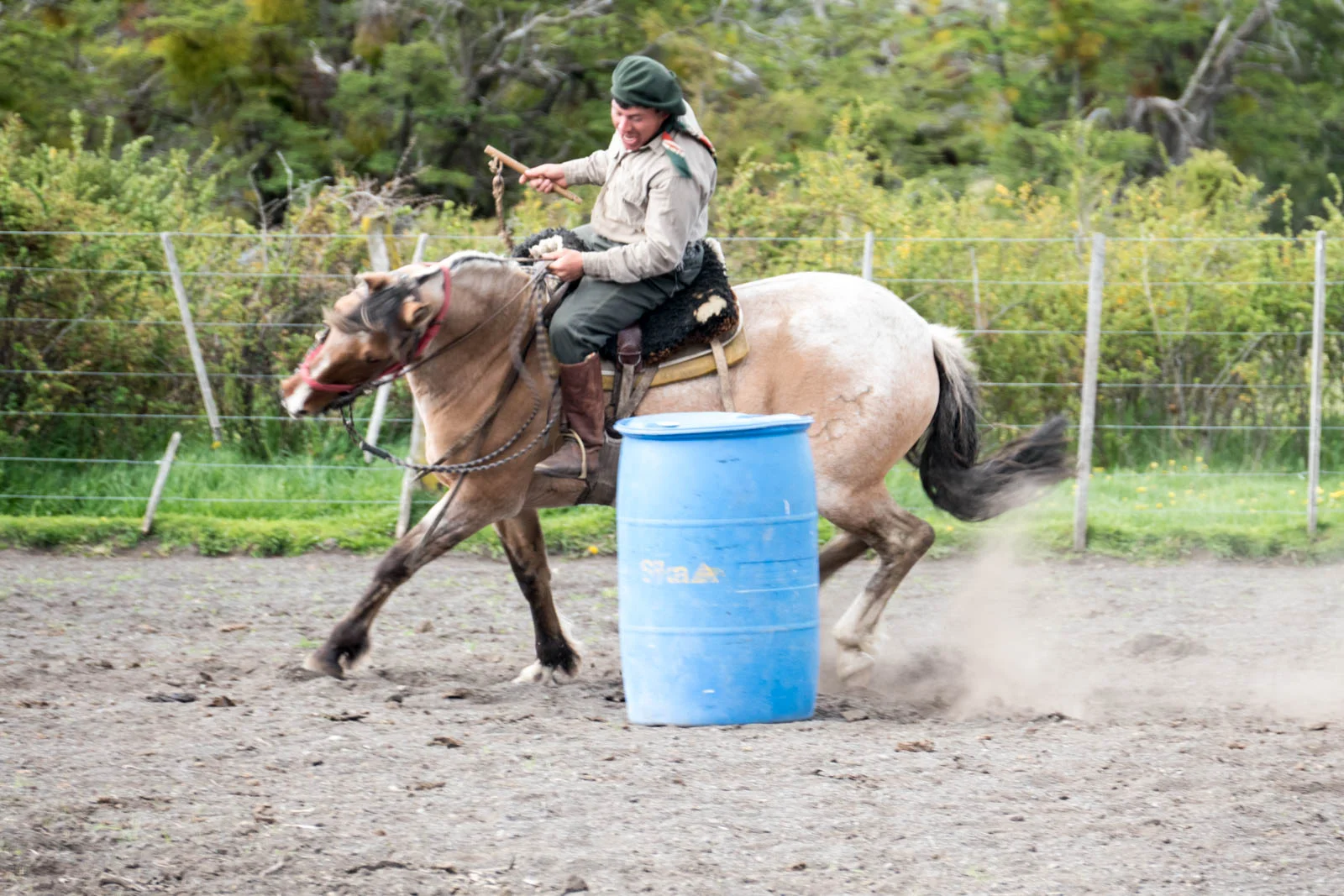 Gauchos running the barrel race